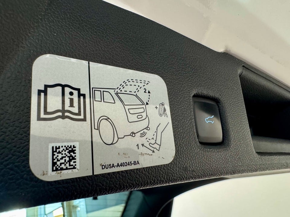 Ford Kuga 2,5 PHEV Vignale CVT 5d