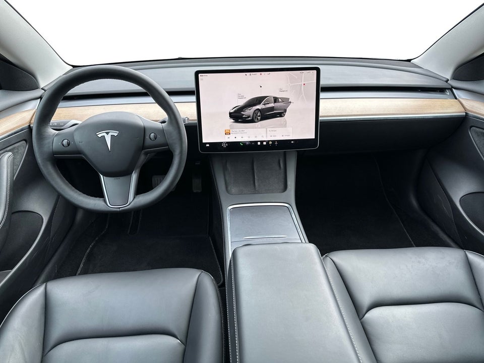 Tesla Model 3 Standard Range+ RWD 4d