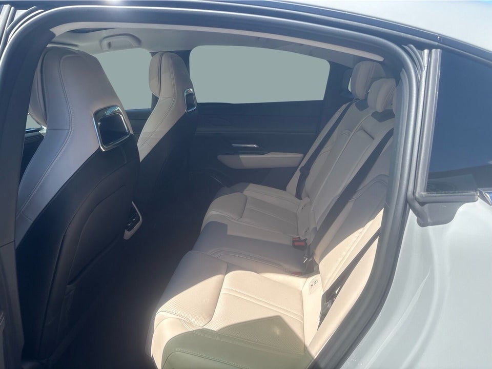 Mazda 6e Takumi Long Range 5d