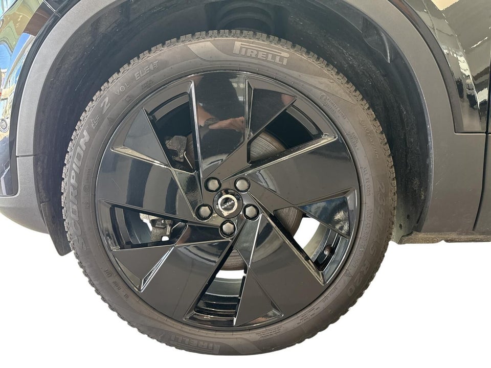 Volvo EX40 Extended Range Black Edition 5d