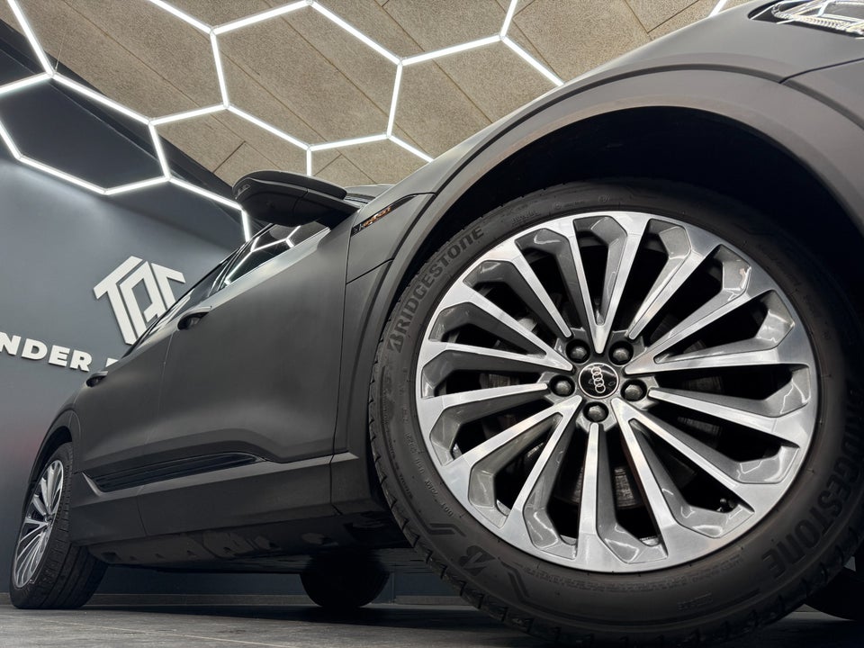 Audi e-tron 55 S-line quattro 5d