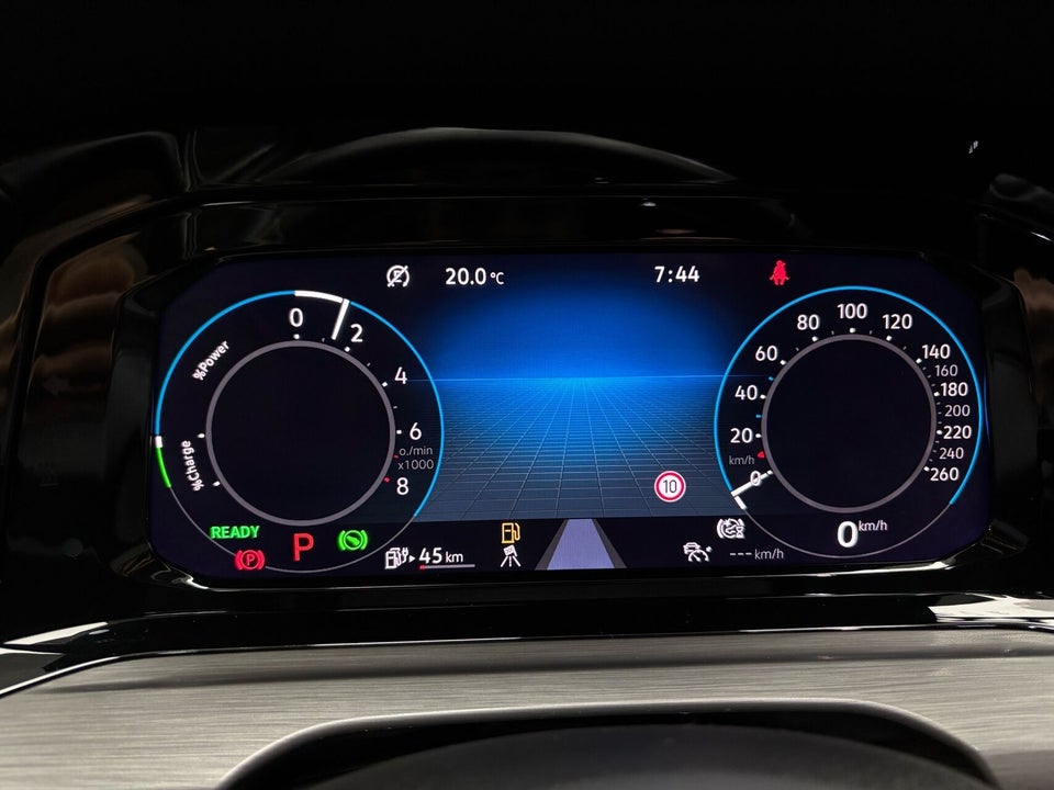 VW Golf VIII 1,4 eHybrid DSG 5d