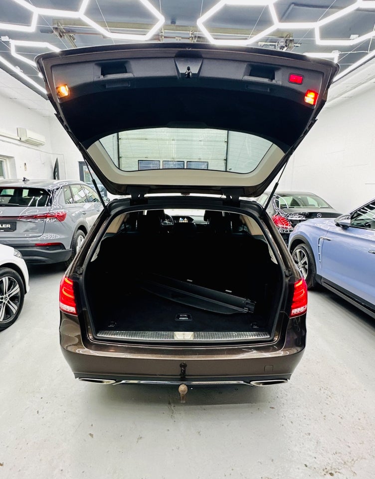 Mercedes E220 2,2 BlueTEC Avantgarde stc. 5d