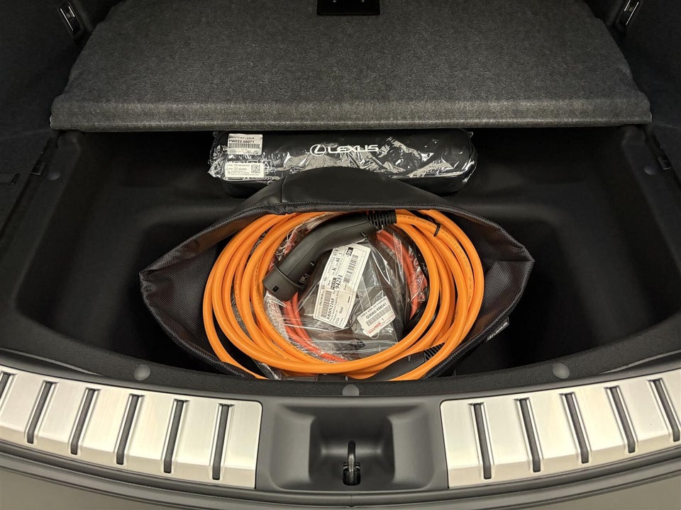 Lexus RZ300e Executive 5d