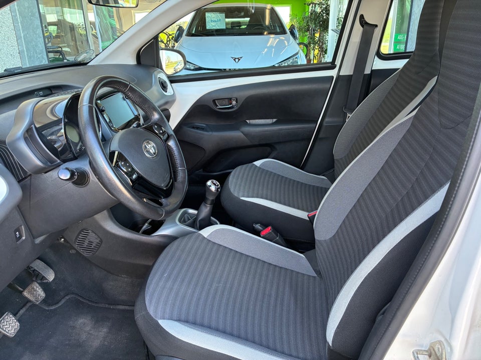 Toyota Aygo 1,0 VVT-i x-pression 5d
