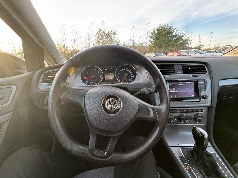 VW Golf VII 1,6 TDi 105 Trendline Variant BMT 5d