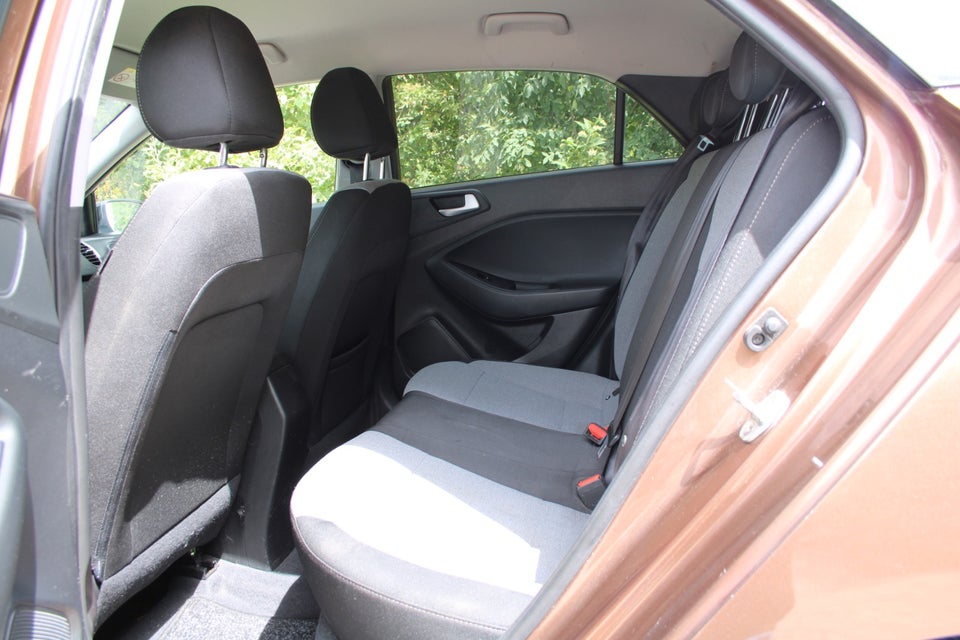 Hyundai i20 1,25 Black Line 5d