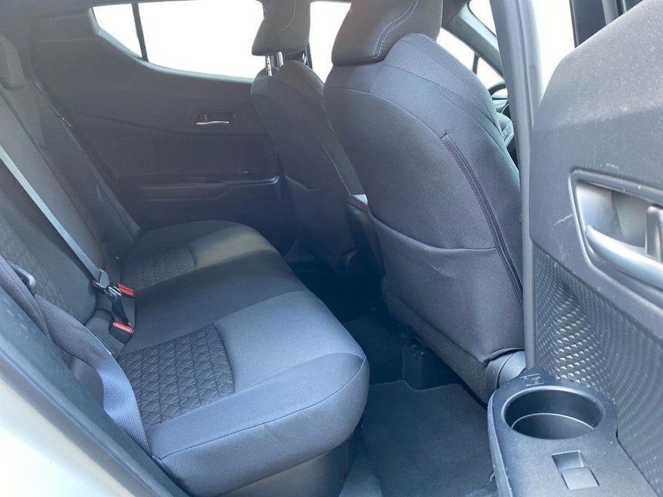 Toyota C-HR 1,8 Hybrid C-LUB Premium CVT 5d