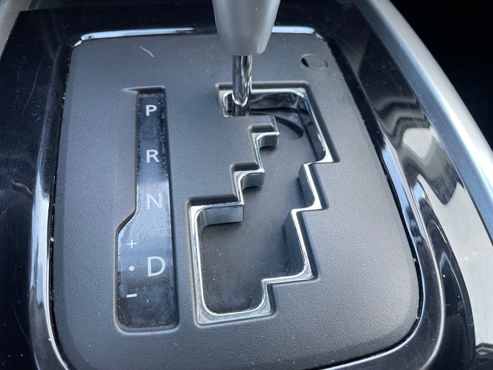 Mitsubishi L200 2,4 DI-D 181 Instyle Db.Kab aut. 4d