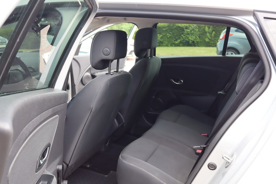 Renault Megane III 1,5 dCi 110 Expression Sport Tourer aut. 5d