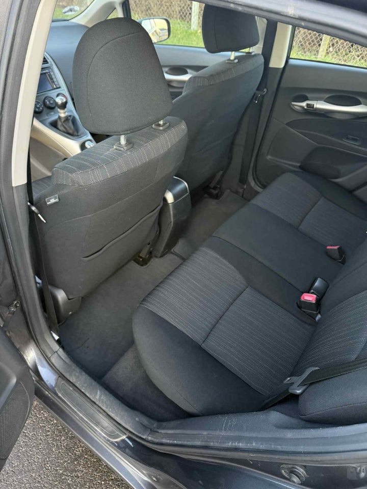 Toyota Auris 1,4 D-4D TX 5d