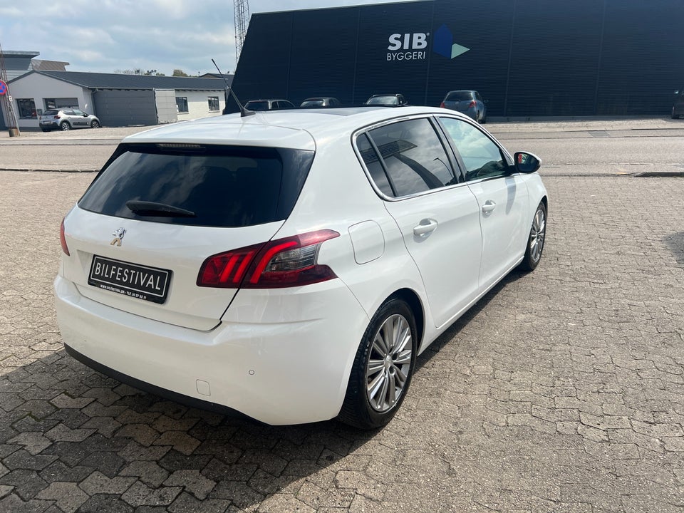 Peugeot 308 1,5 BlueHDi 130 Allure Sky 5d