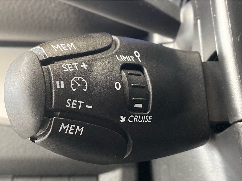 Peugeot e-Expert 75 L2 Premium Van