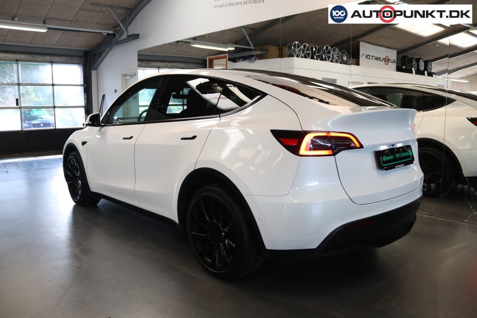 Tesla Model Y Long Range AWD 5d
