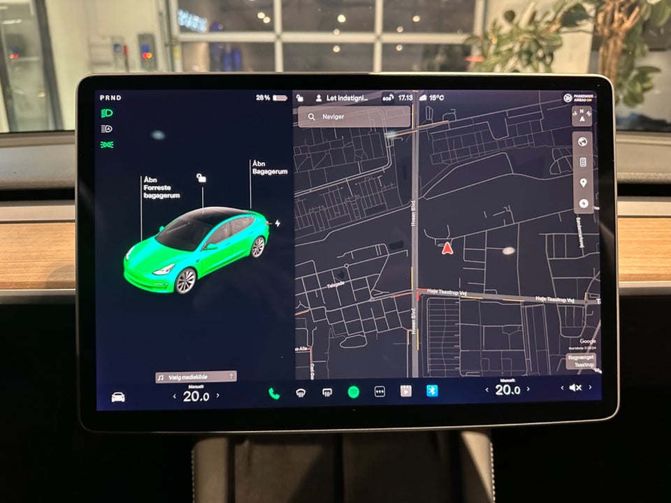 Tesla Model 3 Standard Range+ RWD 4d