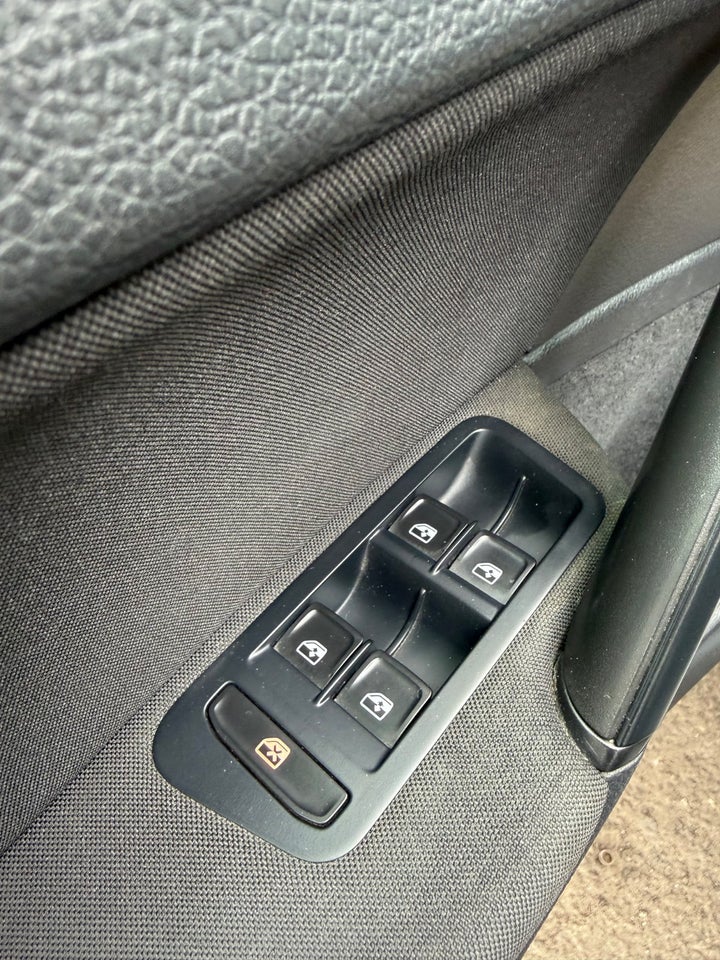 VW Golf VII 1,0 TSi 85 Trendline Variant 5d