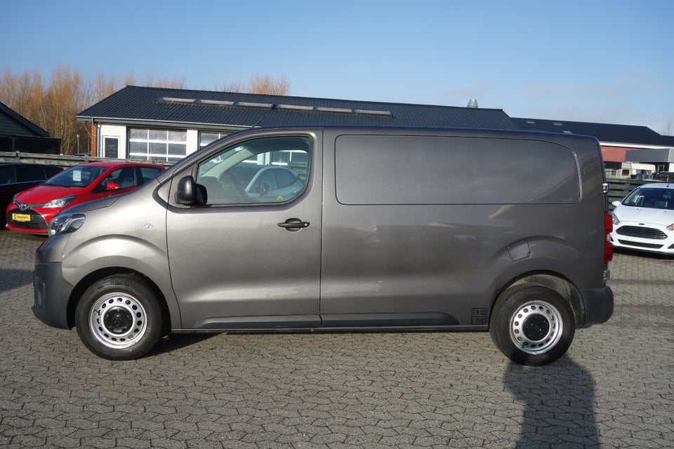 Toyota ProAce 2,0 D 120 Medium Comfort 5d