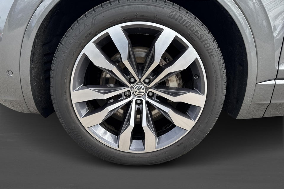 VW Touareg 3,0 TSi 340 R-line aut. 4Motion 5d