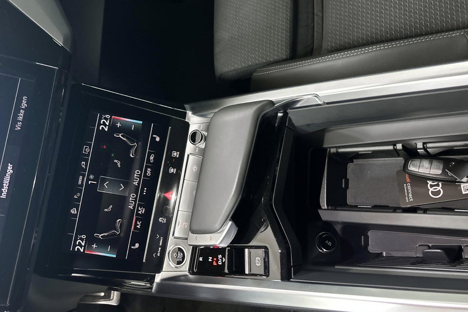 Audi Q8 e-tron 55 S-line quattro 5d