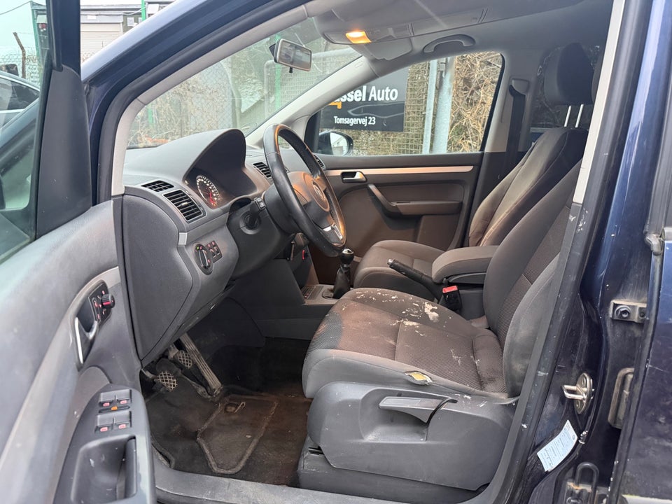 VW Touran 1,6 TDi 105 Comfortline BMT Van 5d