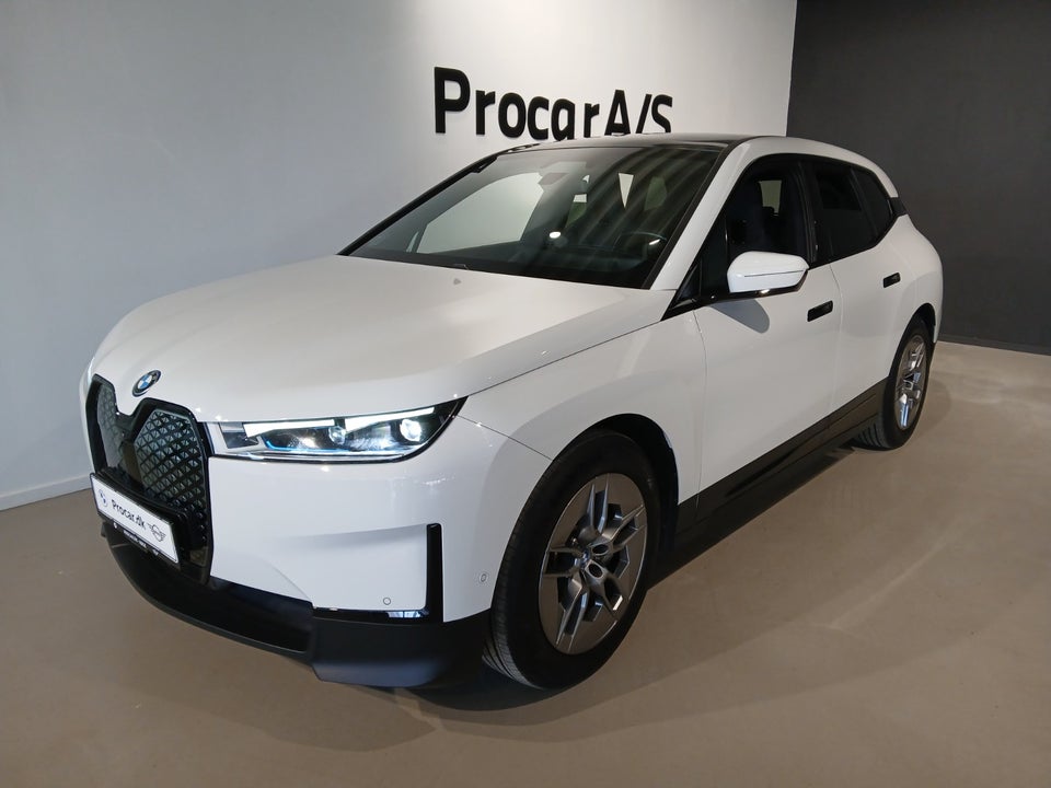 BMW iX xDrive40 Fully Charged 5d