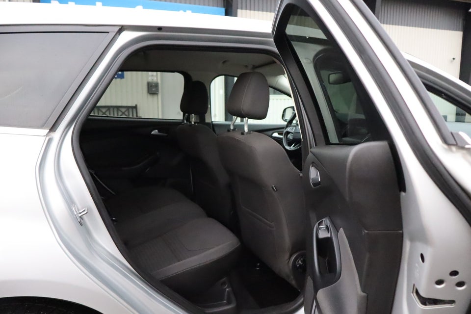 Ford Focus 1,0 EcoBoost Titanium Business stc. 5d