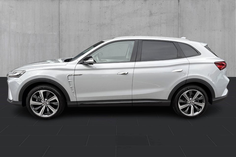 MG Marvel R Performance 5d