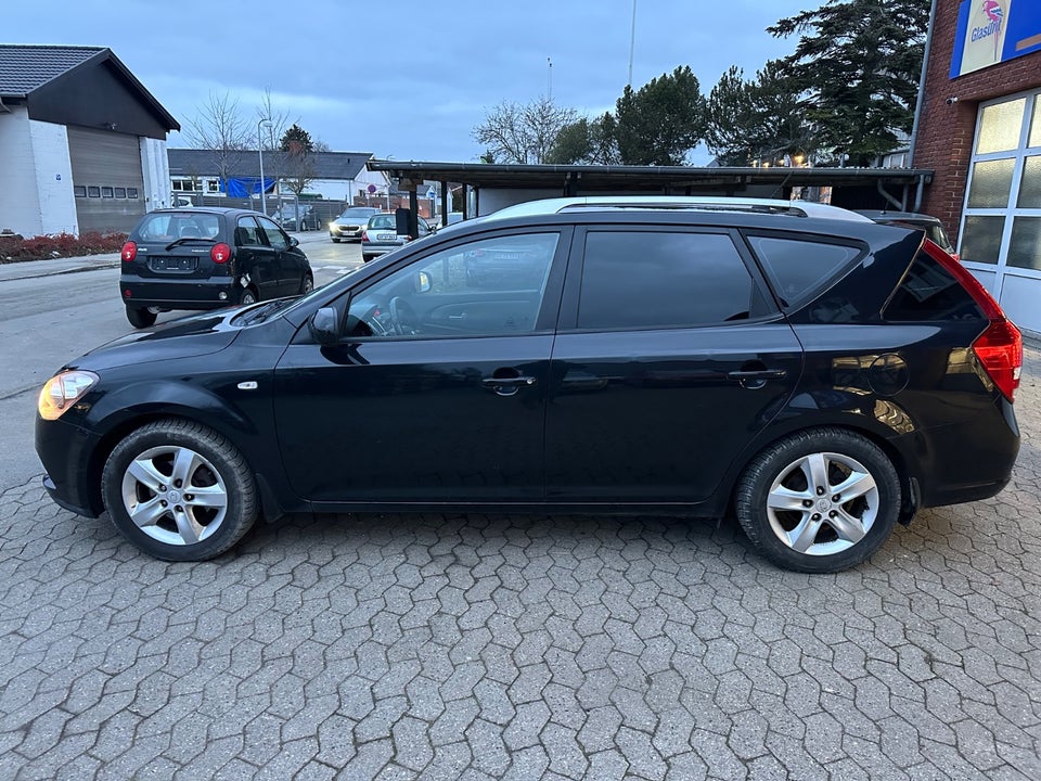 Kia Ceed 1,6 CVVT Exclusive Fashion SW 5d