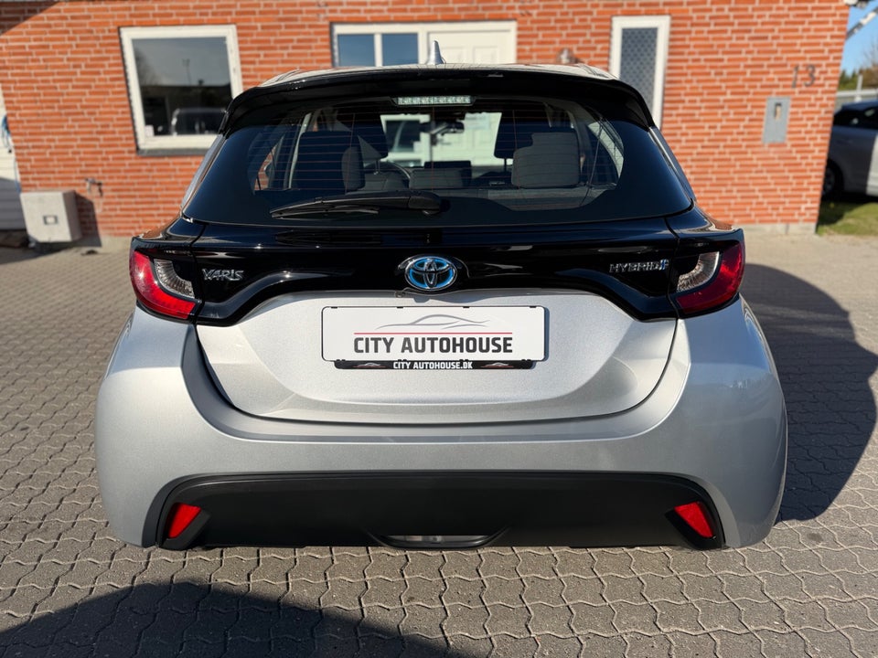 Toyota Yaris 1,5 Hybrid H3 e-CVT 5d