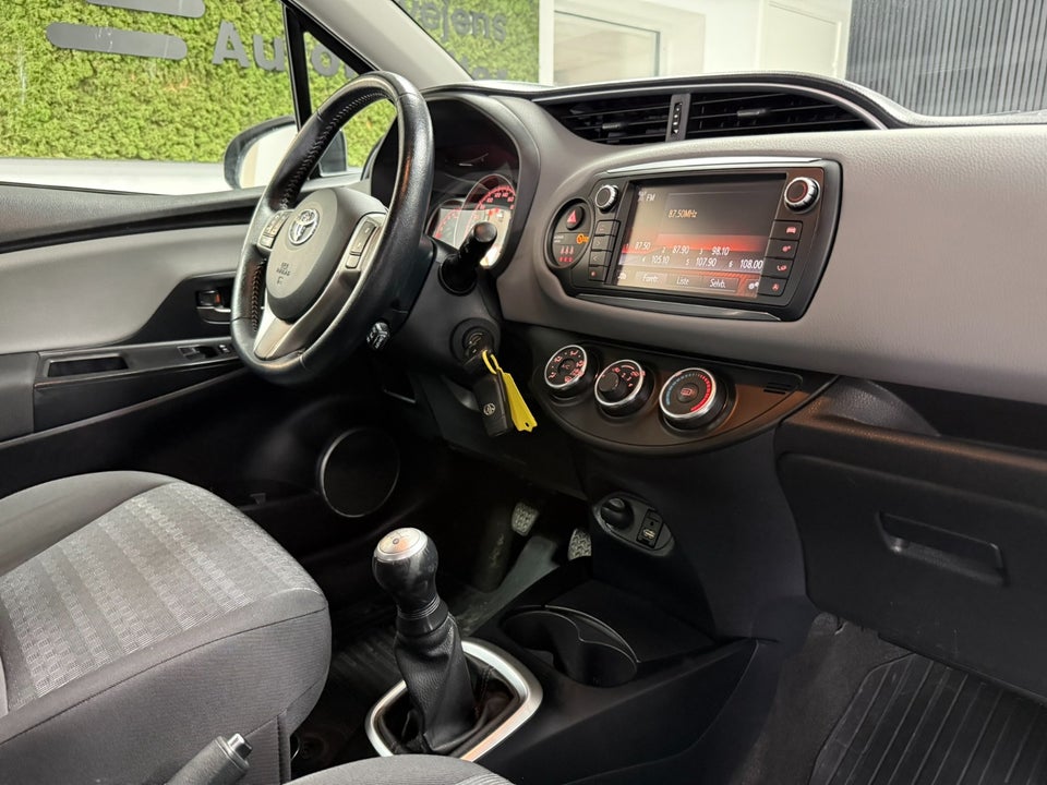 Toyota Yaris 1,0 VVT-i T2 Komfort 5d