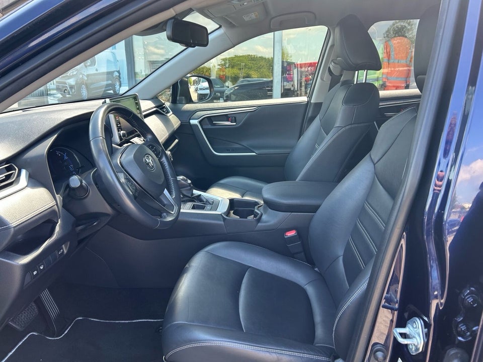 Toyota RAV4 2,5 Hybrid H3 Business MDS 5d