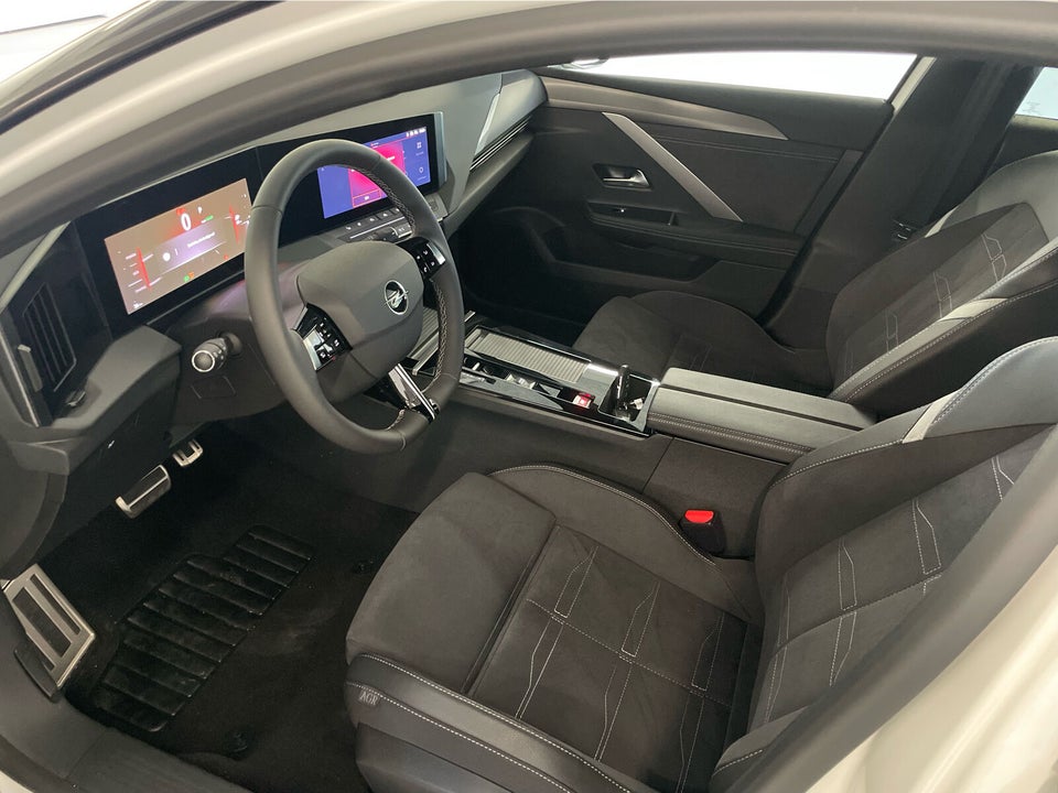Opel Astra-e 54 Ultimate 5d