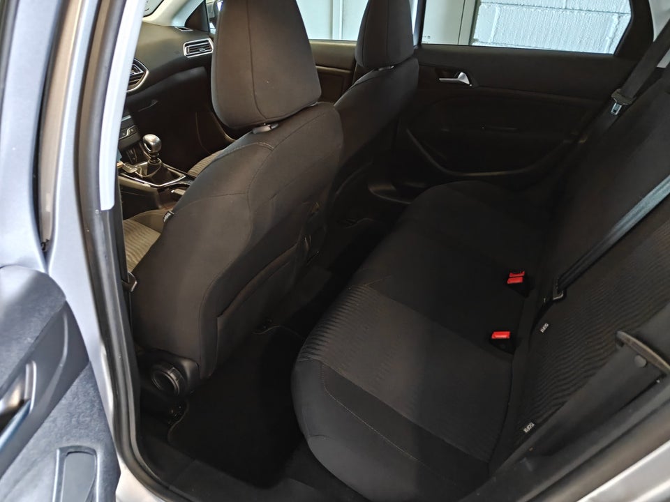 Peugeot 308 1,6 BlueHDi 120 Active SW 5d