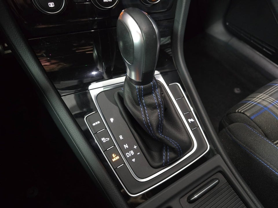 VW Golf VII 1,4 GTE DSG 5d