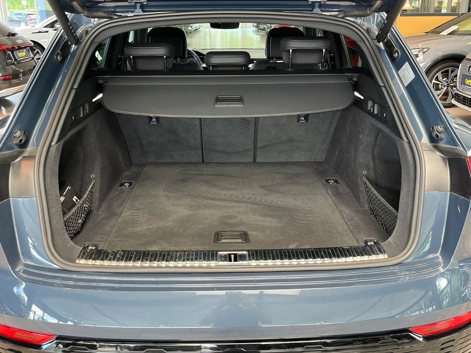 Audi Q8 e-tron 55 S-line quattro 5d