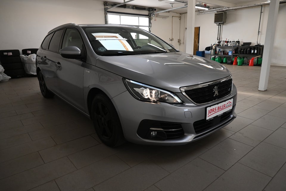 Peugeot 308 1,5 BlueHDi 130 Style SW 5d