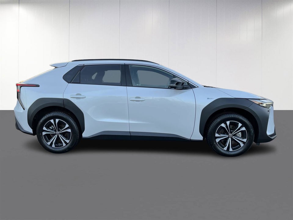 Toyota bZ4X Executive 5d