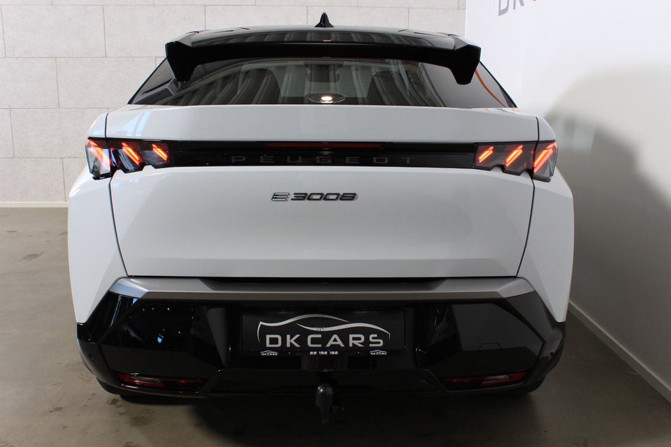 Peugeot e-3008 77 GT Pack 5d