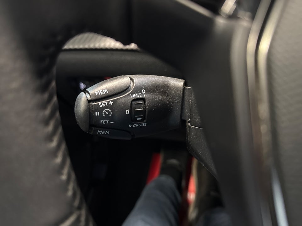 Peugeot 208 1,2 PureTech 100 Platin Pack 5d