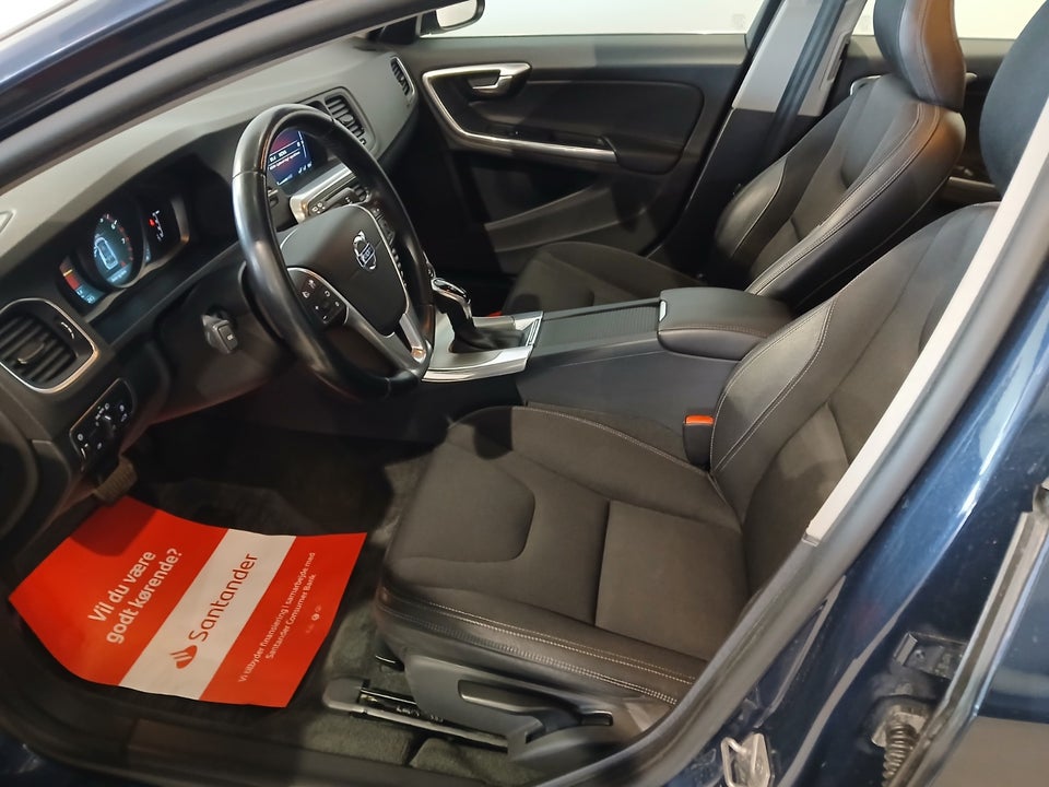 Volvo V60 2,0 T5 245 Momentum aut. 5d