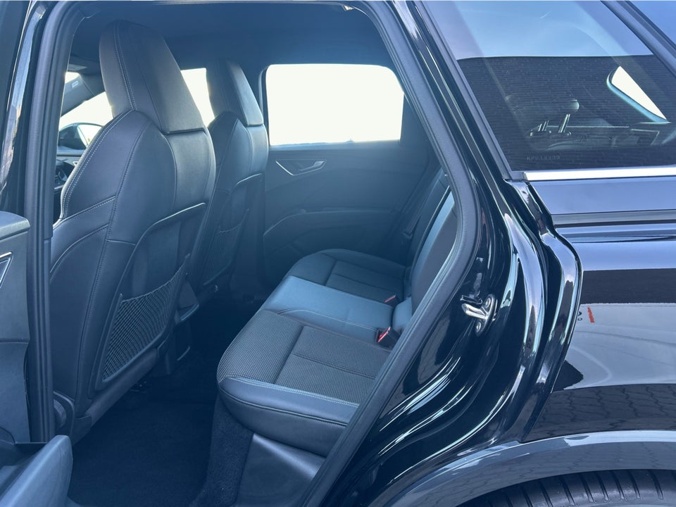Audi Q4 e-tron 40 S-line 5d
