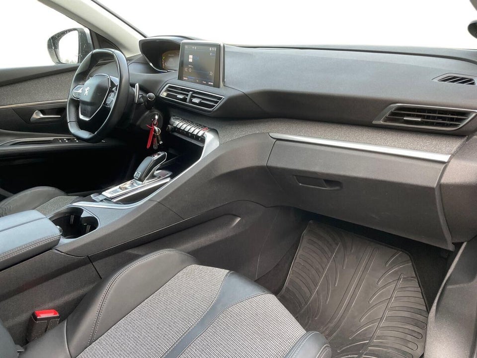 Peugeot 3008 1,2 PureTech 130 Allure EAT8 5d