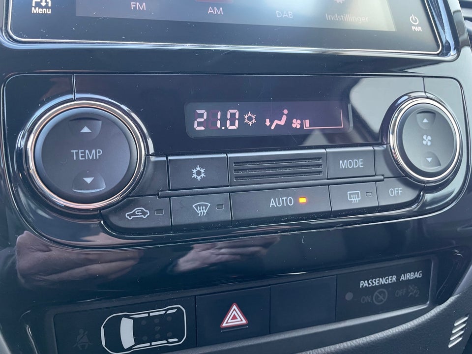 Mitsubishi L200 2,4 DI-D 181 Instyle Db.Kab aut. 4d