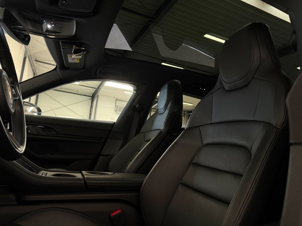 Porsche Taycan Sport Turismo 5d