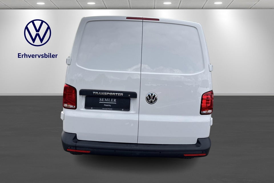 VW Transporter 2,0 TDi 110 Kassevogn lang