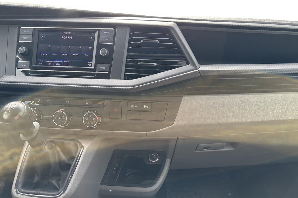 VW Transporter 2,0 TDi 110 Kassevogn lang