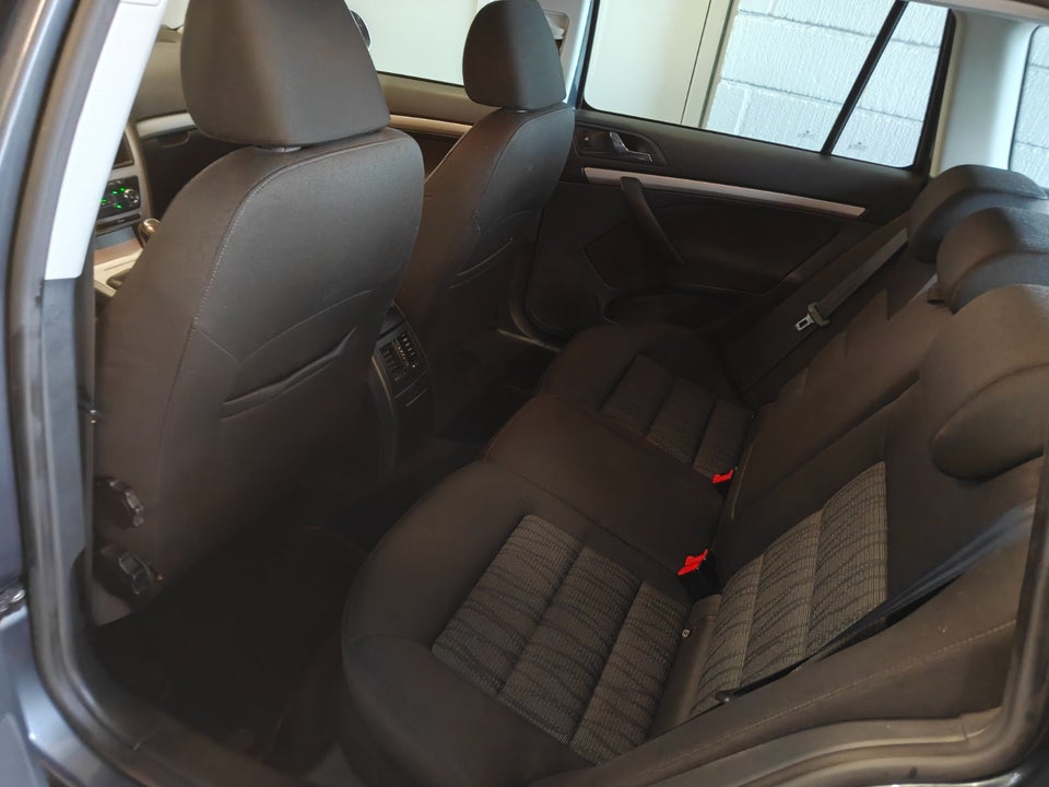 Skoda Octavia 1,4 TSi 122 Elegance Combi 5d