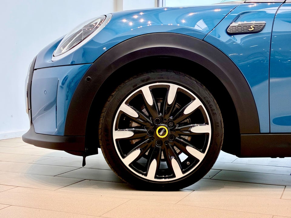 MINI Cooper SE Maximise 3d