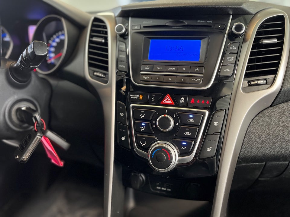 Hyundai i30 1,6 CRDi 110 Comfort CW Eco 5d