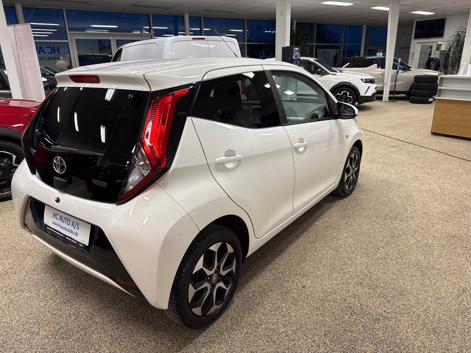 Toyota Aygo 1,0 VVT-i x-press 5d